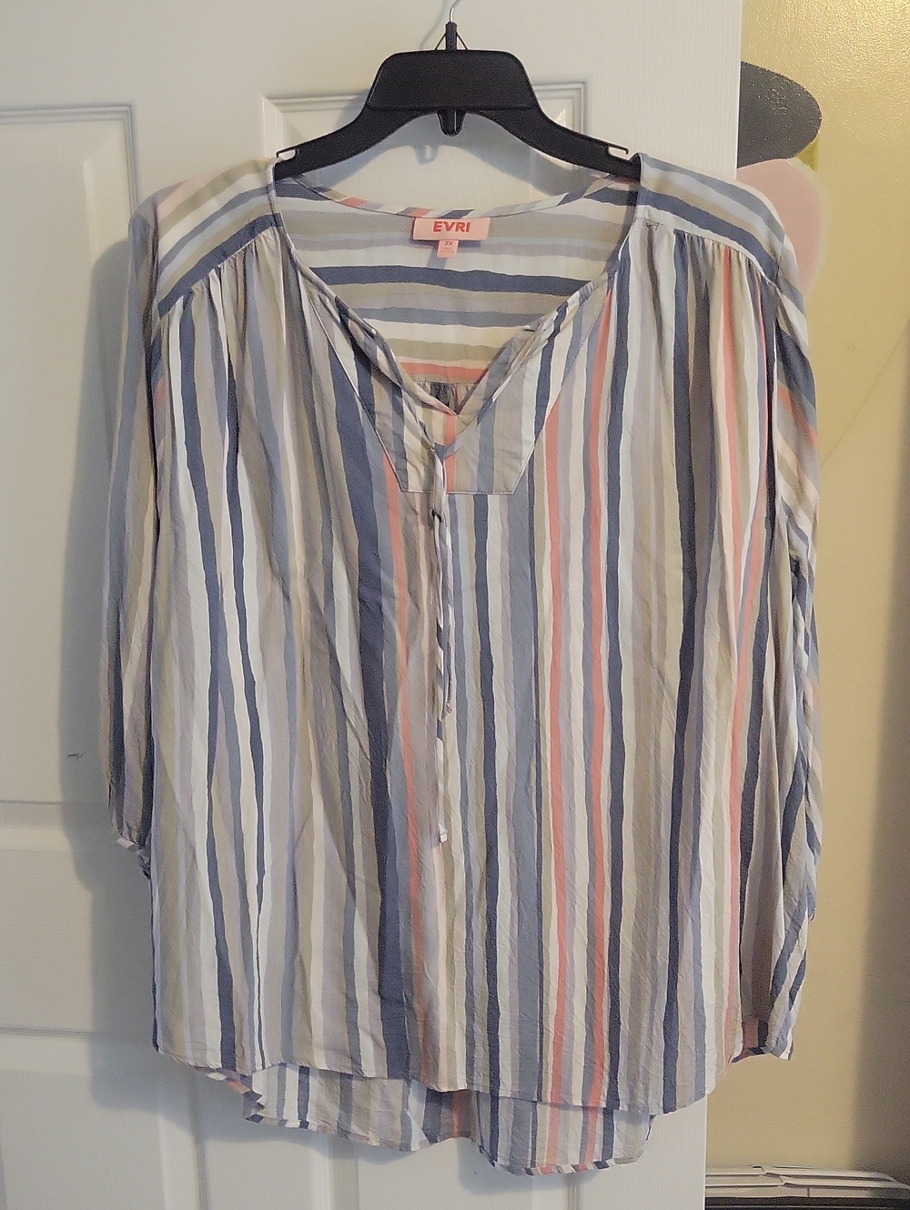 EVRI Sz3X Striped V-Neck with tie accent Tunic in Blue, Pink, Gray, White